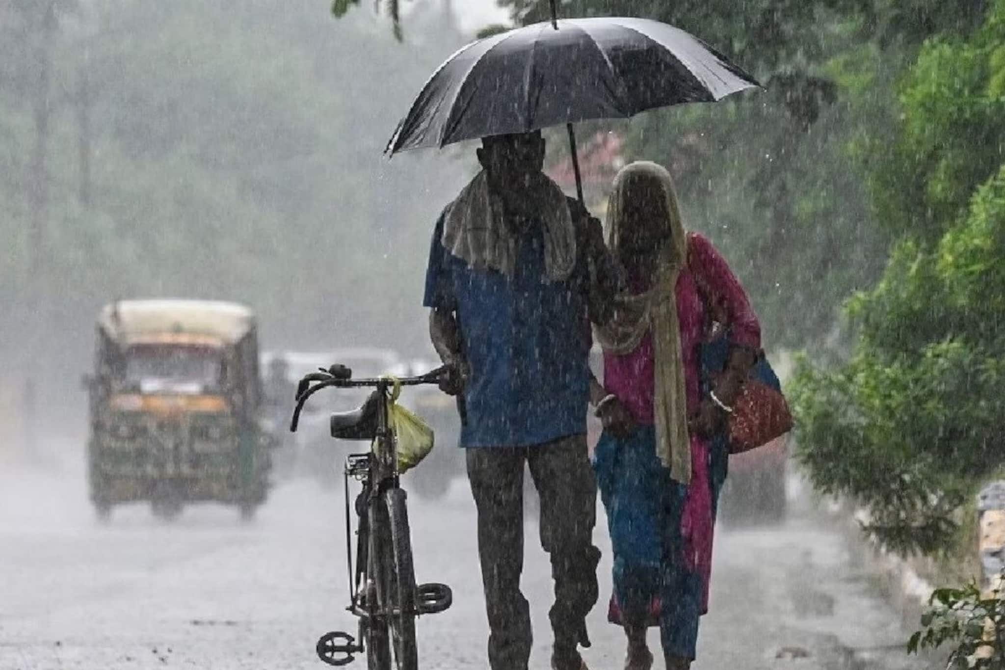 বৃহস্পতিবার কলকাতায় বৃষ্টির সম্ভাবনা! রাজ্যের আর কোন কোন জেলা ভিজবে? দেখে নিন