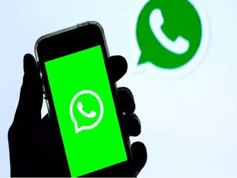 ৩) প্রস্তাবিত চ্যাট বিভাগ -WhatsApp অ্যাপের মধ্যে একটি ডেডিকেটেড "প্রস্তাবিত চ্যাট" বিভাগ চালু করবে বলে আশা করা হচ্ছে, যার লক্ষ্য নতুন সংযোগ সহজ করা এবং ব্যবহারকারীদের মধ্যে যোগাযোগ বৃদ্ধি করা। চ্যাট তালিকার নিচে অবস্থান করা, এই বিভাগটি ব্যবহারকারীদের অ্যাড্রেস বুক থেকে পরিচিতিগুলির সুপারিশ করবে যাদের সঙ্গে তারা আগে যোগাযোগ করেনি। এটি সামাজিক নেটওয়ার্কগুলিকে বিস্তৃত করা এবং প্রস্তাবিত পরিচিতিগুলির সঙ্গে কথোপকথন শুরু করা সহজ করে তোলে৷ ব্যবহারকারীদের তাঁদের মেসেজিং অভিজ্ঞতার উপর নিয়ন্ত্রণ থাকবে, যে কোনও সময় "প্রস্তাবিত চ্যাট" বিভাগটি খারিজ করার ক্ষমতা সহ।