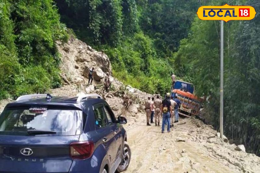 ১০ নম্বর জাতীয় সড়কের রবিঝোরা থেকে ২৯ মাইল পর্যন্ত সমস্ত ধরনের যান চলাচল বন্ধ থাকছে টানা ৭২ ঘণ্টা। শুক্রবার কালিম্পং জেলা প্রশাসনের তরফে একটি বিজ্ঞপ্তি জারি করা হয়েছে।photo source collected