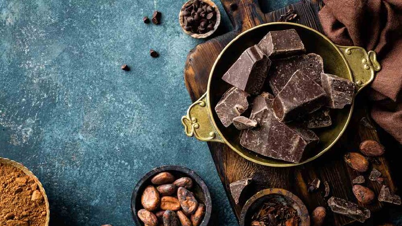 তারপর একজন আদিবাসী সর্দার তাঁকেও ক্যাক্যাও গাছের ফলের তৈরি পানীয় পান করালেন। কলোম্বাস দেখলেন পানীয়টি খেতে বেশ। খেলে মনে খুব ফূর্তি হয়, স্বাদটাও অদ্ভুত। শরীরের অবসন্নতা কেটে যায়। কলোম্বাসের মনে ধরে গেল সেই পানীয়।