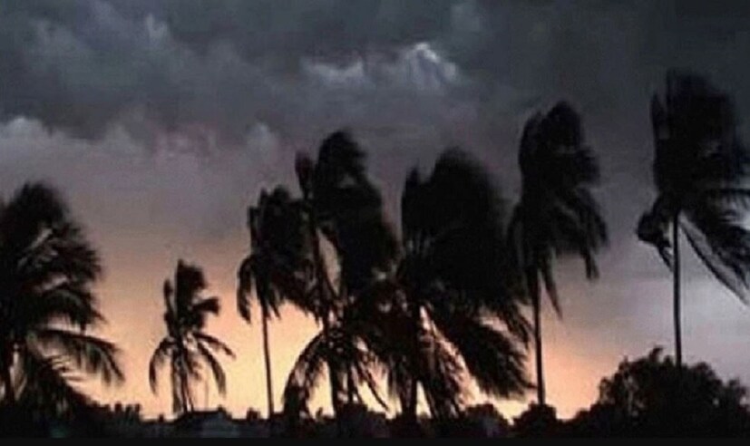 হাওয়া অফিস জানাচ্ছে, শনিবার বৃষ্টি শুরু হবে দক্ষিণবঙ্গের উপকূলের জেলাগুলিতে।photo source collected 