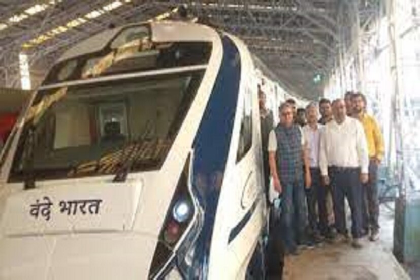 বন্দে ভারতের একটি স্লিপার কামরায় ৬৭টি আসন থাকবে ৷ অত্যাধুনিক বন্দে ভারতে সর্বদা মনে করা হবে যাত্রী সুরক্ষা ও যাত্রীর আরামের বিষয়টি ৷ প্রতীকী ছবি ৷