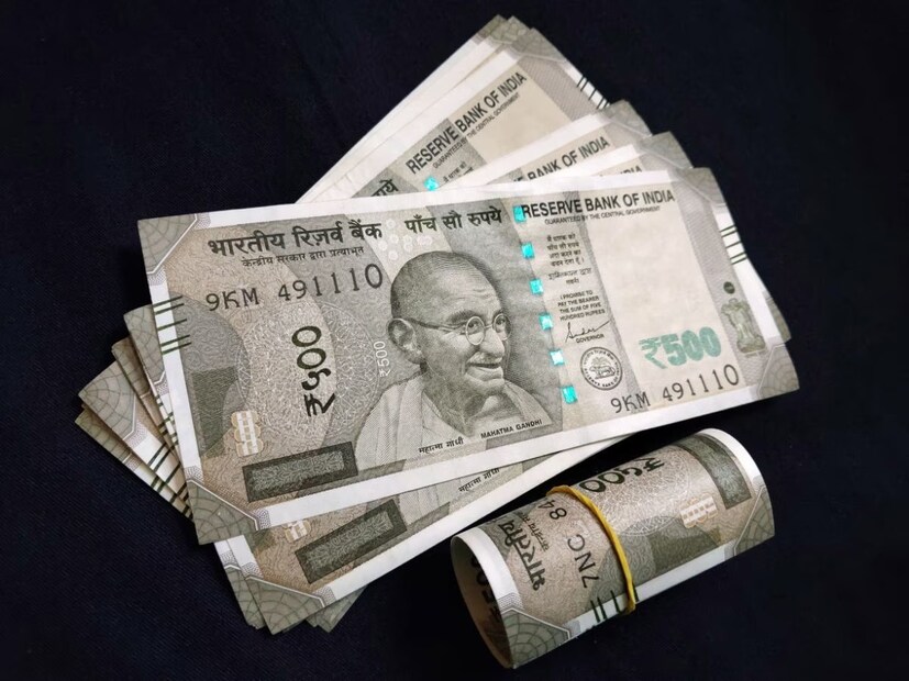 HSBC Aggressive Hybrid Fund - Regular Growth -HSBC থেকে মিউচুয়াল ফান্ড ১০ বছরের মেয়াদে ১৫.৪৫ শতাংশ রিটার্ন দিয়েছে। ১২০ মাসের জন্য মাসিক পেনশনে ৭৫,০০০ টাকা তোলার পরেও বিনিয়োগকারীর কাছে ৯,১১,০৩৮ টাকার ব্যালেন্স রয়েছে৷
