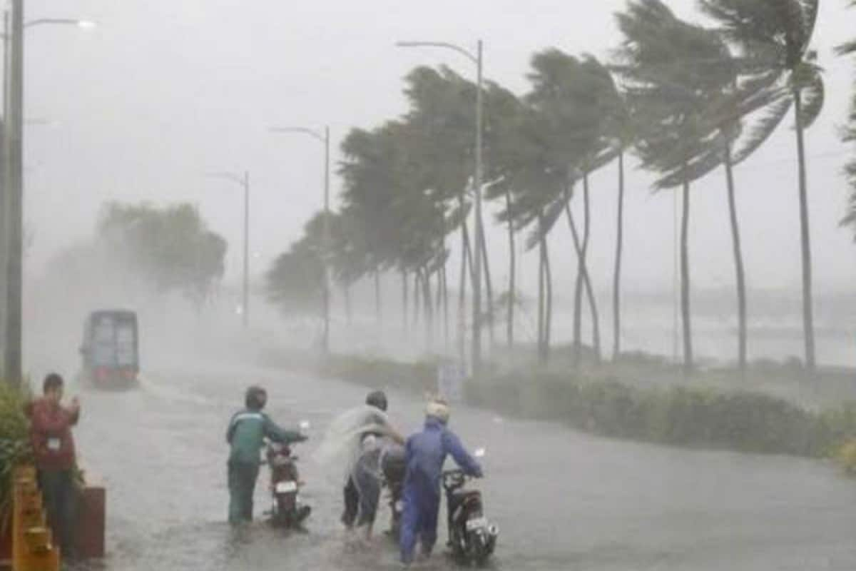 অন্যদিকে নাগাল্যান্ড, মণিপুর, মিজোরাম, ত্রিপুরায়, ৬, ৭ মে ২০২৪ ভারী বৃষ্টিপাত হতে পারে ৷ অসম ও মেঘালয়ের কোথাও কোথাও ভারী বৃষ্টিপাতের সম্ভাবনা রয়েছে ৷ প্রতীকী ছবি ৷