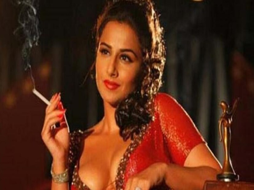 ডার্টি পিকচারে সিল্ক স্মিতার চরিত্রে অভিনয় করার পর সিগারেট খেতে শুরু করেছিলেন রোজ। পরে যদিও ছেড়ে দেন ধূমপান। 