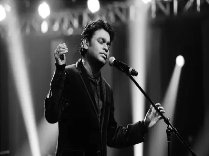 ইসলামের প্রতি আগ্রহে ধর্ম পরিবর্তনসুফি সাধক পীর করিমুল্লাহ শাহ কাদরির প্রতি এ আর রহমানের মায়ের অগাধ বিশ্বাস ছিল। তবে তাঁর মা হিন্দু ধর্মাবলম্বী ছিলেন। এ আর রহমান একটি পুরনো সাক্ষাৎকারে বলেছিলেন যে ২৩ বছর বয়সে যখন তাঁর বোনের স্বাস্থ্য খুব খারাপ হয়ে যায়, তখন তিনি পুরো পরিবার নিয়ে একটি ইসলামিক ধর্মীয় স্থানে গিয়েছিলেন। এরপর সুস্থ হয়ে ওঠেন তাঁর বোন। এটি মিউজিক কম্পোজার এআর রহমানের উপর প্রভাব ফেলে যে তিনি তাঁর ধর্ম পরিবর্তন করে ইসলাম গ্রহণ করেন। Photo- File