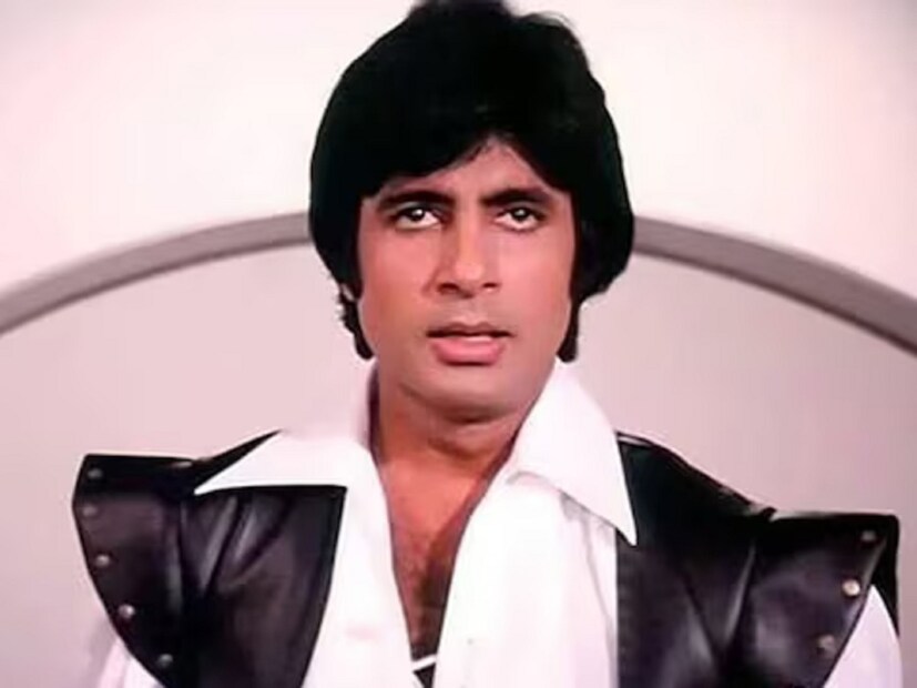 ভারতীয় চলচ্চিত্রের দুনিয়ায় আজও সবচেয়ে বড় ছবিগুলির মধ্যে গণ্য হয় জনপ্রিয় পরিচালক রমেশ সিপ্পি পরিচালিত ‘শোলে’। এই ছবি মুক্তির পর তা বক্স অফিসের সমস্ত রেকর্ড ভেঙে চুরমার করে দিয়েছিল। আর কালজয়ী হয়ে গিয়েছিল জয়-বীরু তথা অমিতাভ বচ্চন এবং ধর্মেন্দ্রর জুটিও। আসলে জয়-বীরুর অটুট বন্ধুত্ব ভক্তদেরও মুগ্ধ করেছিল। 