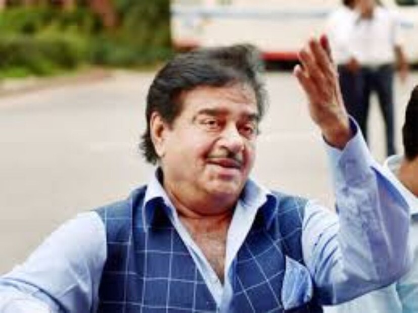 শত্রুঘ্ন সিনহা- বিজেপি-র এসএস আলুওয়ালিয়াকে হারিয়ে আসানসোলের আসন দখল করলেন তৃণমূলের তারকাপ্রার্থী বলিউড অভিনেতা শত্রুঘ্ন সিনহা।