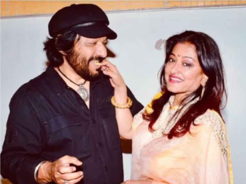 রূপ কুমার রাঠোড়ের জাদুকরী কণ্ঠ বিভিন্ন গান মন ছুঁয়েছে মানুষের৷  তিনি বহু  বছর ধরে লড়াই করে বলিউডে নিজের জায়গা তৈরি করে নিয়েছেন৷  রূপ কুমার রাঠোড, যিনি অগ্নিপথের 'ও সান্যা' বা ১৯৯৭ সালের ছবি 'তু চলু-র মতো চমৎকার গান দর্শকদের উপহার দিয়েছেন৷ তিনি একজন সুপারহিট গায়ক এবং সঙ্গীত সুরকার। প্রায় ৩ দশক ধরে বলিউডে রাজত্ব করা রূপ কুমার রাঠোর ভজন সম্রাট অনুপ জালোটার সঙ্গে তাঁর কেরিয়ার শুরু করেছিলেন।