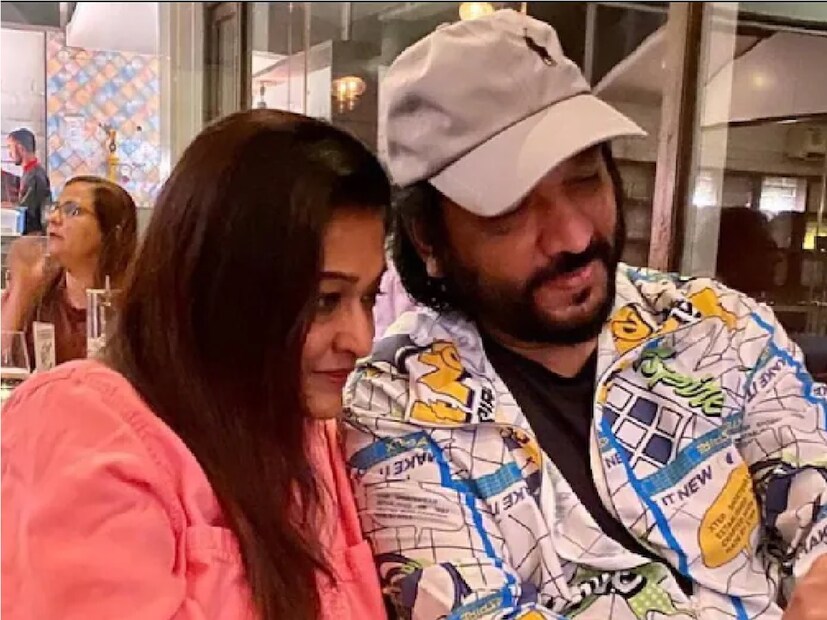 অনুপ জালোটা এই সময়ে  তাঁর পরিচিতদের ডেকে রূপ কুমার রাঠোরকে কাজ না দেওয়ার দাবি জানান।  কিন্তু তাতে কিছু আসে যায়নি রূপ কুমার রাঠোর তার সঙ্গীতের মাধ্যমে সবার কাছে পৌঁছেছেন৷
