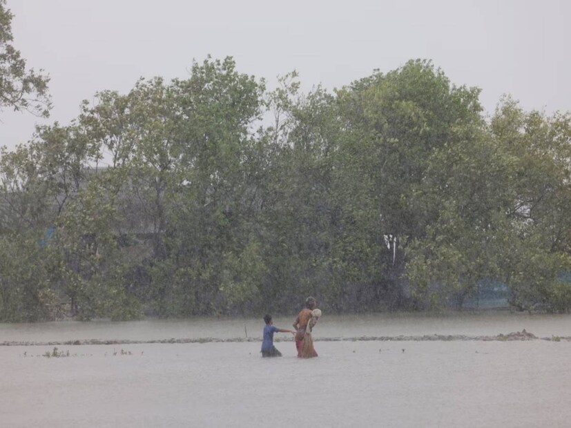 যা তৎকালীন পূর্ব পাকিস্তানের (বর্তমান বাংলাদেশ-এর) দক্ষিণাঞ্চলে আঘাত হানে। এ পর্যন্ত রেকর্ড করা ঘূর্ণিঝড়গুলির মধ্যে এটিই সবচেয়ে ভয়াবহ ঘূর্ণিঝড় এবং এটি সর্বকালের সবচেয়ে ভয়ংকরতম প্রাকৃতিক দুর্যোগের একটি।