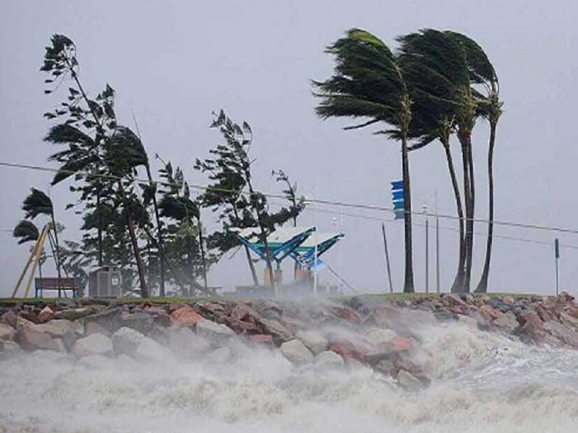 রবিবার সন্ধ্যায় এই ঘূর্ণিঝড় শক্তি সঞ্চয় করে শক্তিশালী ঘূর্ণিঝড় হিসেবে বাংলাদেশ ও সংলগ্ন পশ্চিমবঙ্গ উপকূল এলাকায় স্থলভাগে প্রবেশ করবে। স্থলভাগে প্রবেশ করার সময় এটি রূপ নেবে সিভিয়ার সাইক্লোনিক স্টর্মে ৷