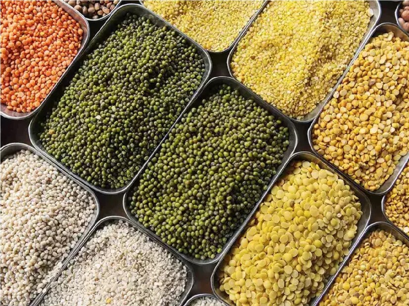 ICMR নির্দেশিকা অনুসারে, ‘দীর্ঘক্ষণ রান্না করার ফলে ডালের পুষ্টির মান কমে যায় কারণ এর ফলে লাইসিন নষ্ট হয়ে যায়। সিদ্ধ করার সময় শুধুমাত্র প্রয়োজনীয় পরিমাণ জল দিতে ভুলবেন না।’