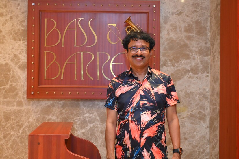 ছবির প্রযোজক ডা. প্রবীর ভৌমিক বলেন, “পেশায় আমি একজন শিশুরোগ বিশেষজ্ঞ। কিন্তু দীর্ঘ প্রায় ১২ বছর ধরে আমি বিনোদন দুনিয়ার সঙ্গে যুক্ত। আর বিশ্ববরেণ্য কথাশিল্পী শরৎচন্দ্র চট্টোপাধ্যায়ের সাহিত্যকর্ম ক্লাসিক ছোটগল্প ‘অভাগীর স্বর্গ’-এর উপর ভিত্তি করে একটি যুগান্তকারী চলচ্চিত্র নির্মাণ করা সত্যিই একটি বড় সম্মান। পরিচালক অনির্বাণ চক্রবর্তীর নেতৃত্বে আমাদের টিম দুর্দান্ত কাজ করেছে। তবে চরম আবহাওয়া পরিস্থিতিতে গ্রামবাংলা এবং ঝাড়খণ্ডের বিভিন্ন এলাকা জুড়ে এই গল্পটির চিত্রগ্রহণ করতে গিয়ে আমরা অসংখ্য চ্যালেঞ্জের সম্মুখীন হয়েছি। যেহেতু এই ছবিটি একাধিক জাতীয় ও আন্তর্জাতিক উৎসবে মনোনীত হয়েছে এবং জয়লাভও করেছে, ফলে একজন প্রযোজক হিসেবে আমি দর্শকদের প্রতিক্রিয়া এবং বিচারকদের রায়ে সম্মানিত বোধ করছি। আমরা পরবর্তী ১০০-তম দিনের মাইলফলকের জন্য সফল ভাবে ছবিটি চালানোর আশা করছি।”