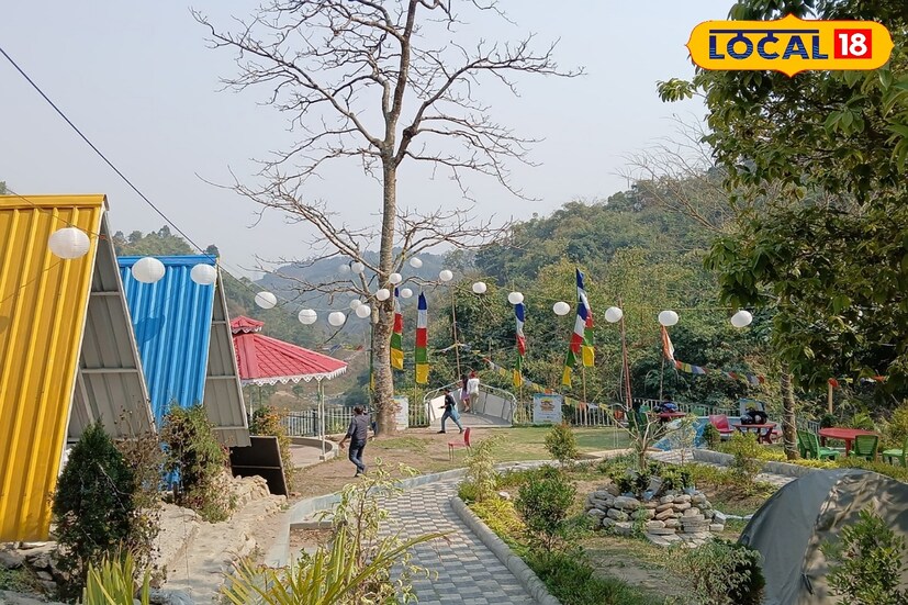 *এখানে তিনটি ট্রি-হাউজ, একটি ডোম টেন্ট করা রয়েছে, যেখানে বসে আপনি আপনার প্রিয়জনের সঙ্গে সময় কাটাতে পারবেন নিশ্চিন্তে। সঙ্গে পাহাড়ি খাবার তো রয়েছেই। সংগৃহীত ছবি। 