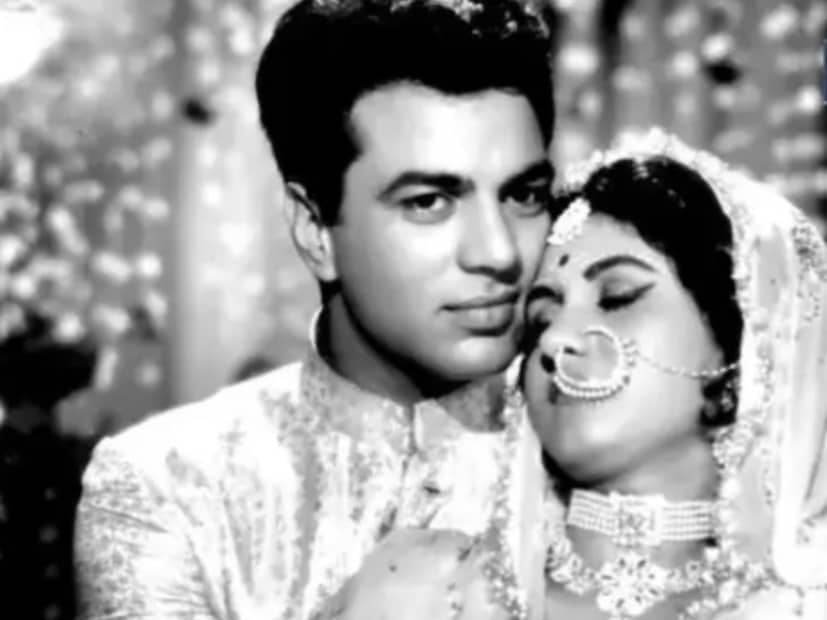  আজকের দিনে সমস্ত বড় তারকারা সহজেই একটি ফিল্ম থেকে ১০০কোটি টাকা আয় করেন এবং নায়িকরা সেই অনুযায়ী প্রচুর পারিশ্রমিক পান। নায়িকা যতই ভাল হোক না কেন, তার বেতন সবসময় নায়কের চেয়ে বহুগুণ কম এবং এটি কেবল আজ থেকে নয় অতীত থেকে হয়ে আসছে। আজ এমন একজন নায়িকার কথা জানবেন যার প্রথম ছবির পারিশ্রমিক ছিল মাত্র ২৫ টাকা।