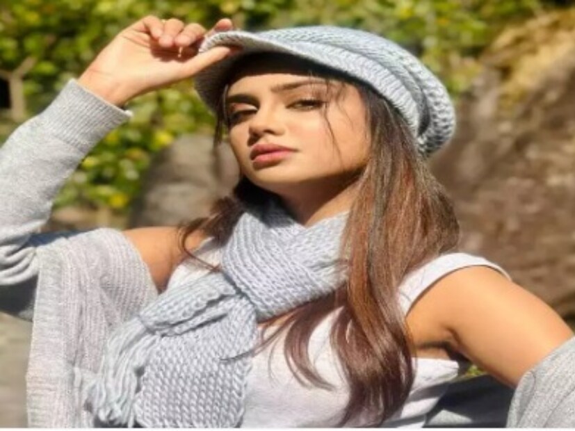 অভিনেত্রী আরও জানান, জেনারেল ডায়েরি করার পরও পুলিশ কোনও অ্যাকশন নেয়নি তারপর হাইকোর্টের দ্বারস্থ হয়েছি৷ তারপর হাসপাতালে গিয়ে প্রাথমিক চিকিৎসার পর ফের থানা গেল তাঁদের জানানো হয় এফআইআর দায়ের করা হয়েছে কিন্তু তাঁদের কোনও কপি দেওয়া হয়নি৷ 