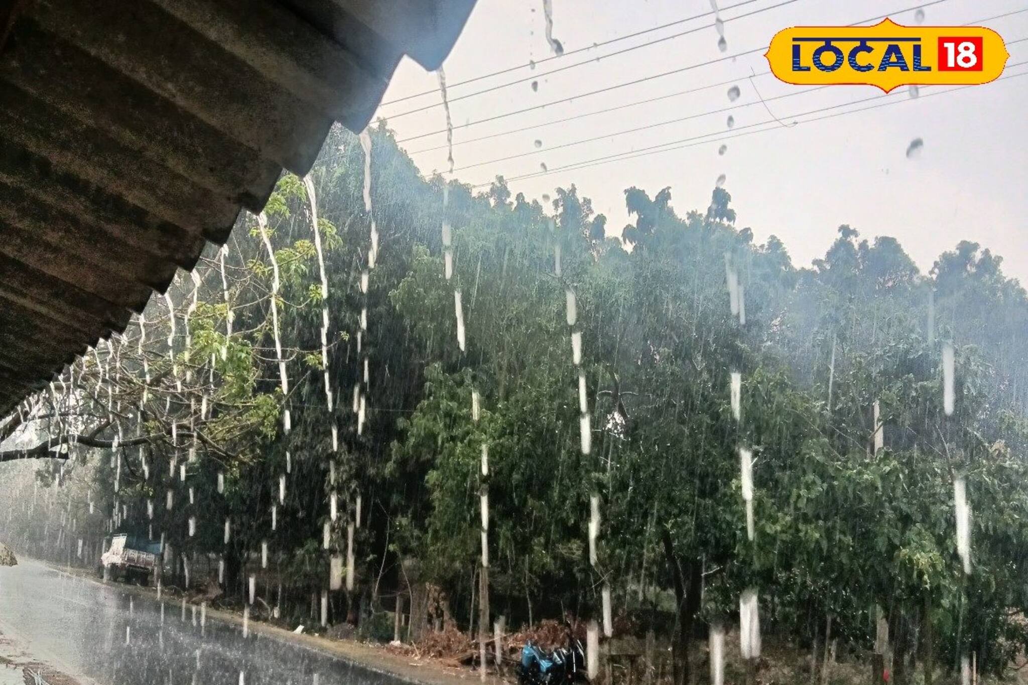 গোটা সপ্তাহ জুড়েই কি বৃষ্টি হবে? নাকি ছুঁয়েই চলে যাবে! আবহাওয়ার বড় চমক!