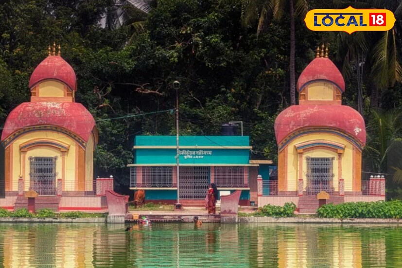 প্রাচীন সীমান্ত শহর টাকির পর্যটন কেন্দ্র গুলির ঘোরার পাশাপাশি বহু প্রাচীন এই জোড়া শিব মন্দির ঘুরতে ভুল করবেন না। 