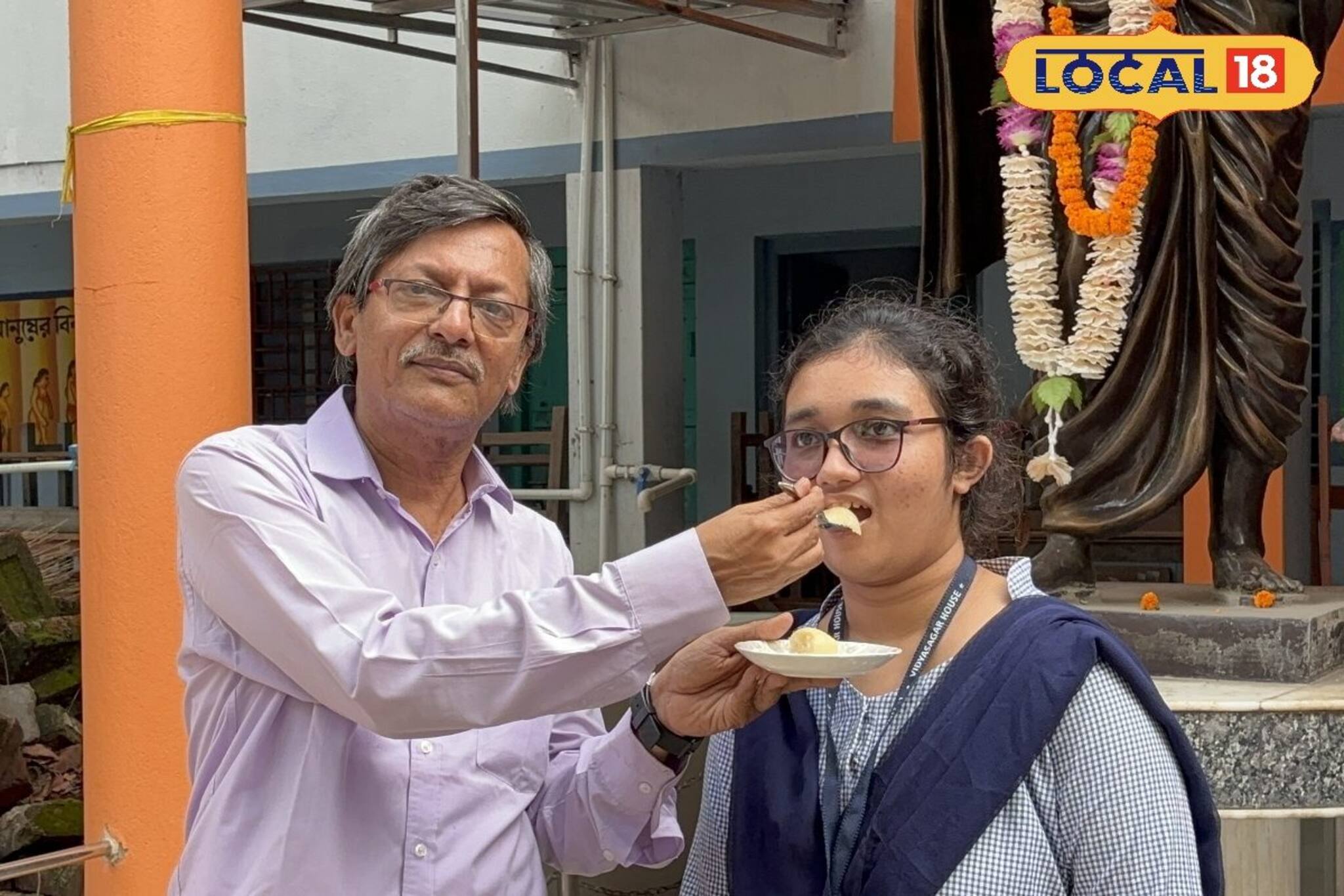 ভোরবেলা পড়তে বসতেই ভাল লাগত বেশি, মাধ্যমিকে ষষ্ঠ আফরিন চান চিকিৎসক হতে