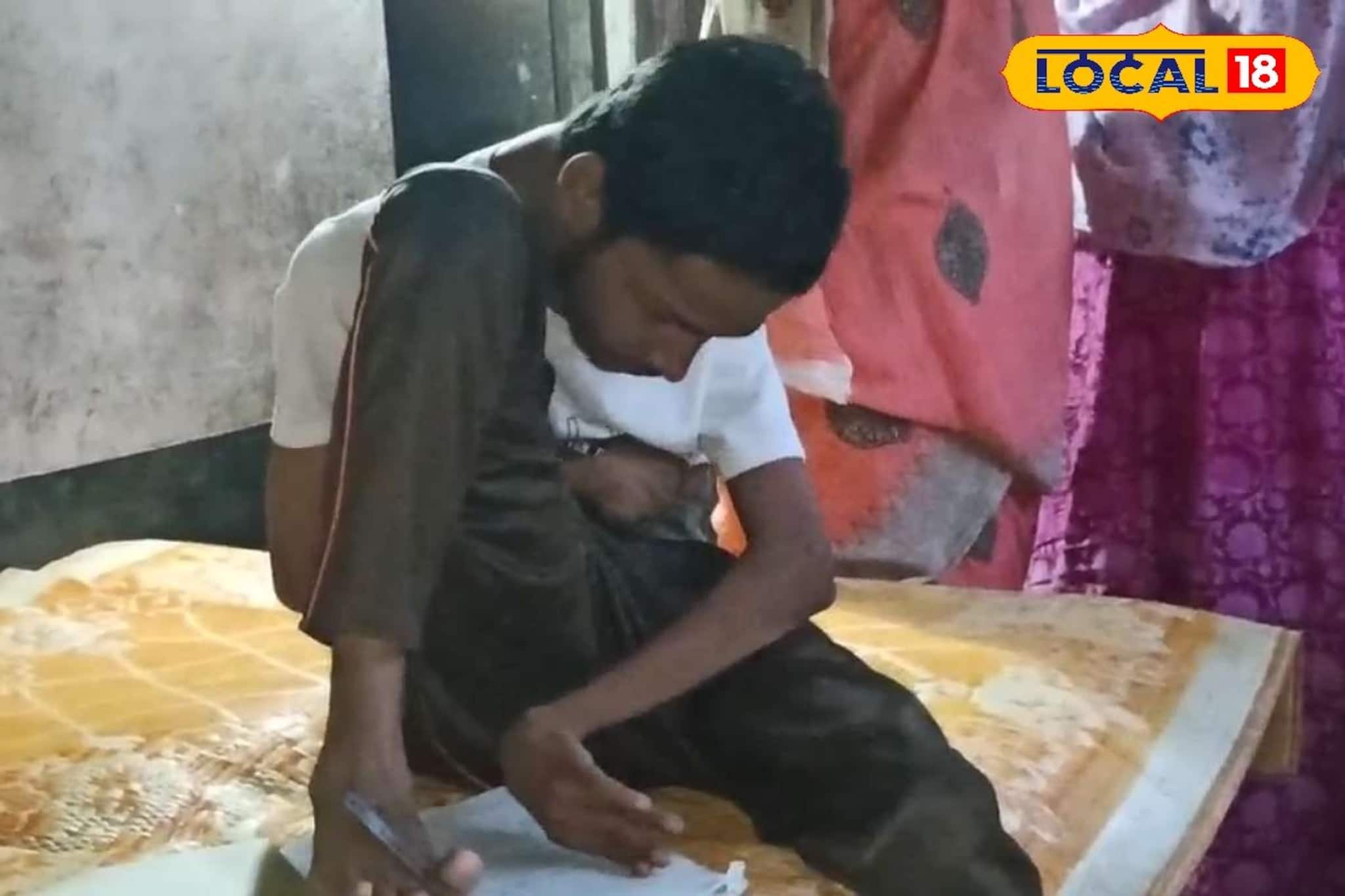 আলমকে মনে আছে? উচ্চ মাধ্যমিকে পায়ে লিখে ব্যাপক সাফল্য, কৃতীর জন্য গর্বিত সকলে