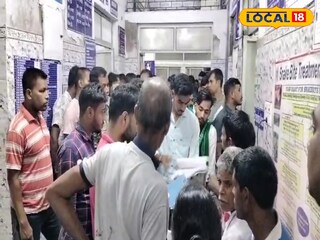 হাসপাতালে ভিড় জমিয়েছেন আহতরা 