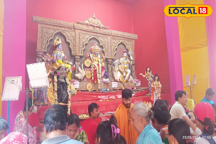 ব্রহ্মা পুজোর সূচনাকাল সঠিক জানা যায়নি। তবে এই বাজার ৩০০ - ৩৫০ বছর প্রাচীন। বাজার প্রতিষ্ঠাকাল বা তার পরবর্তী সময় থেকেই পুজোর সূচনা বলে মনে করেন ব্যবসায়ীরা। 