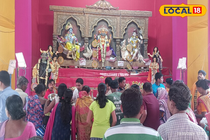 এ প্রসঙ্গে বাজার কমিটির সম্পাদক চণ্ডীচরণ সাঁধুখা জানান, এই পুজোর সূচনা কাল সঠিক জানা নেই কারও। তবে ব্যবসায়ীদের ধারণা কোনও এককালে বাজারে অগ্নি সংযোগের ঘটনা অথবা বাজার ও ব্যবসায়ীদের রক্ষা এবং উন্নতির কারণেই সৃষ্টিকর্তা ব্রম্ভার পুজোর আয়োজন হয়ে থাকে বাজারে। 