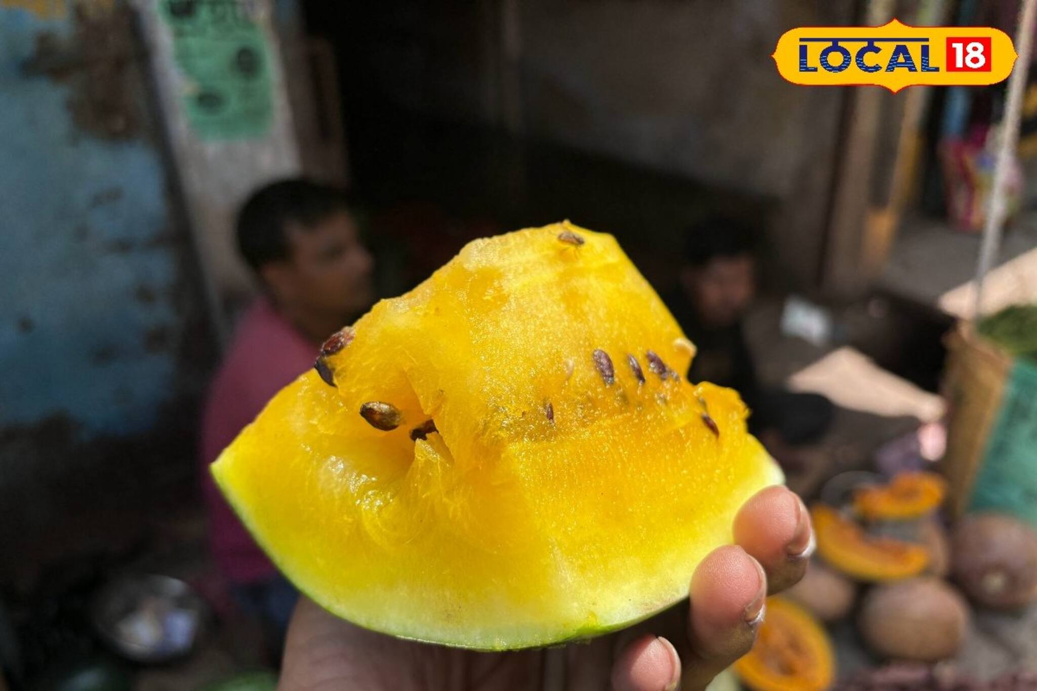 লাল নয়, বাজার ছেয়েছে হলুদ রঙের তরমুজে! পূর্ব বর্ধমানে বিক্রি হচ্ছে প্রচুর