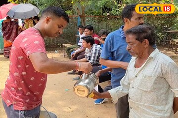 ঝাড়গ্রামে ভোটের দিনে অন্য ভুমিকায় কেন্দ্রীয় বাহিনী! দেখুন ছবি ঝাড়গ্রামে ভোটের দিনে অন্য ভুমিকায় কেন্দ্রীয় বাহিনী! দেখুন ছবি
