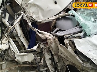 দুমড়ে মুচড়ে যাওয়া সুইফট