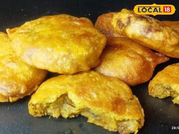 মুখে