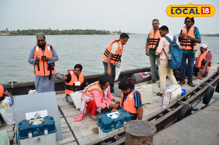*বসিরহাট লোকসভার প্রত্যন্ত নদী উপকূলবর্তী ১৭৮ বুথে ভোট সামগ্রী নিয়ে কেন্দ্রীয় বাহিনীর নিরাপত্তায় নদীপথে পৌঁছে গেলেন ভোটকর্মীরা। 