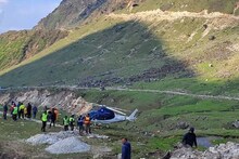 খেলনার মতো হাওয়ায় ঘুরছে হেলিকপ্টার, কেদারনাথে হাড় হিম করা দৃশ্য! দেখুন ভিডিও