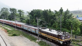 
একাধিক ট্রেনের সময় বদল! বাড়ি থেকে বেরোনোর আগে জেনে নিন নতুন সময়