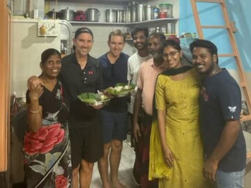 Justin Langer in Dharavi - The Nightly