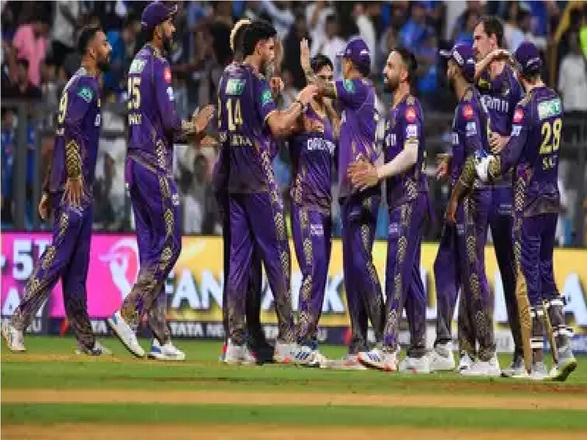 সেক্ষেত্রে যদি আইপিএলে শনিবারের ম্যাচটি ভেস্তে যায় তাহলে কী কেকেআরের লাভ নাকি ক্ষতি৷ যদি ইডেনের ম্যাচটি ভেস্তে যায় তাহলে কেকেআর ও মুম্বই ইন্ডিয়ান্স দুই দলই একটি করে পয়েন্ট ভাগাভাগি করে নেবে৷