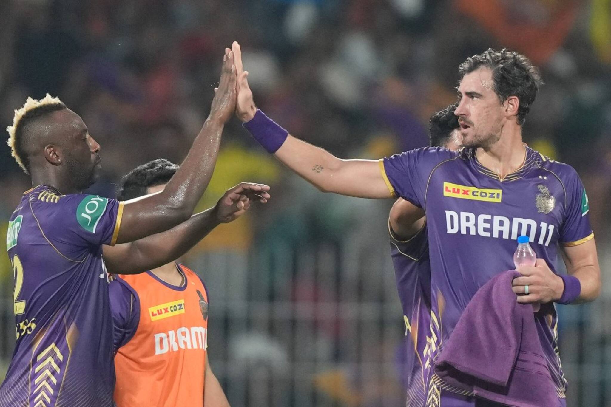 ফাইনালের শুরুতেই স্টার্কের আগুনে বোলিং, ৪ উইকেট হারিয়ে চাপে হায়দরাবাদ