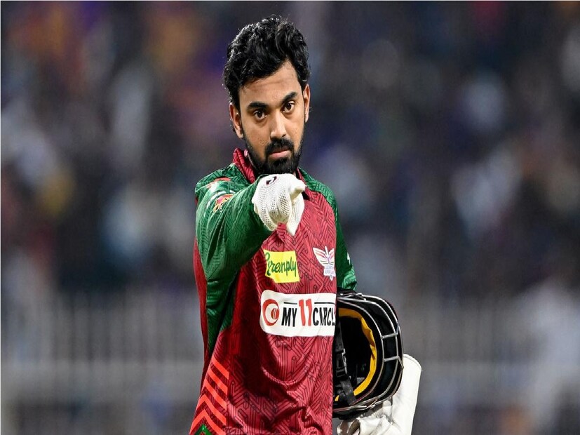 কেএল রাহুল কি তা হলে এখনও রেগে আছেন গোয়েঙ্কার উপর! এদিনের ভিডিও দেখার পর নেটিজেনরা অন্তত তাই বলছেন। এদিন কেএল রাহুল পুরনো দলের বিরুদ্ধে দুরন্ত ইনিংস খেলেন। তার পর গোয়েঙ্কা তাঁকে কিছু একটা বলতে চাইছিলেন। তবে সেভাবে পাত্তা দেননি তিনি।