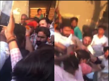 দিল্লিতে আক্রান্ত কানহাইয়া কুমার৷