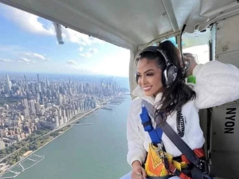 মর্মান্তিক! অকালেই চলে গেলেন ইকুয়েডরের বিউটি কুইন, ল্যান্ডি প্যারাগা গয়বুরো। একটি রেস্তরাঁয় খাবার খাওয়ার সময় গুলিবিদ্ধ হয়ে নিহত হয়েছেন।