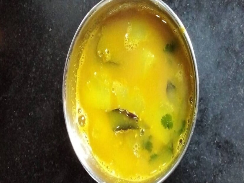 লাউ খেতে অনেকেই পছন্দ করেন না। কিন্তু এই সবজি খাওয়ার প্রচুর উপকার রয়েছে। বিশেষ করে গরমের দিনে লাউ সহজলভ্য। (Disclaimer: এই প্রতিবেদনটি কেবলমাত্র সাধারণ তথ্যের জন্য, তাই বিস্তারিত জানতে হলে সর্বদা বিশেষজ্ঞের পরামর্শ নিন।)