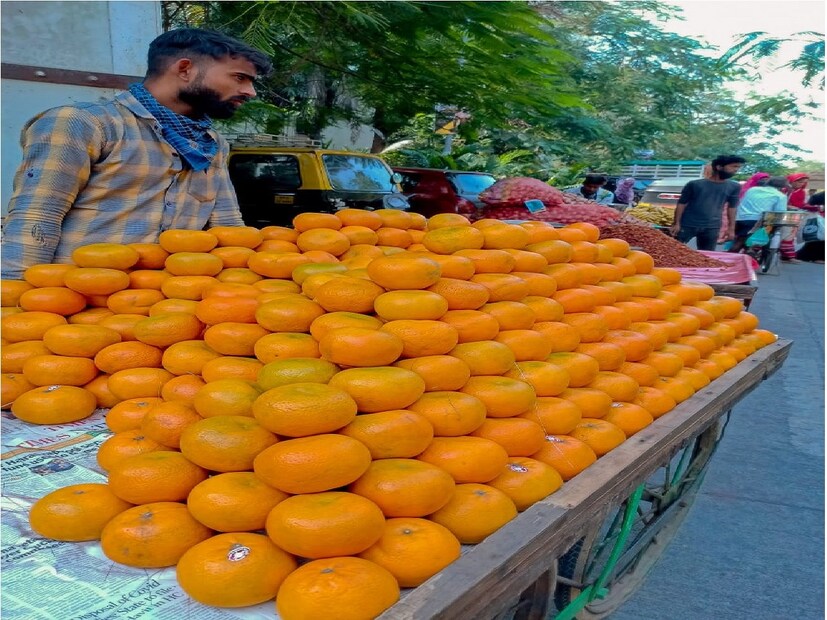 এতে রয়েছে ভিটামিন-সি ৷ স্বাভাবিকভাবেই এর রস শরীরের জন্য উপকারী ৷ Photo- Representive Input-  Annanya Dey