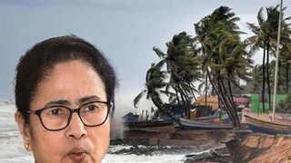 কন্ট্রোল রুমে হাজির মুখ্যমন্ত্রী মমতা বন্দ্যোপাধ্যায়