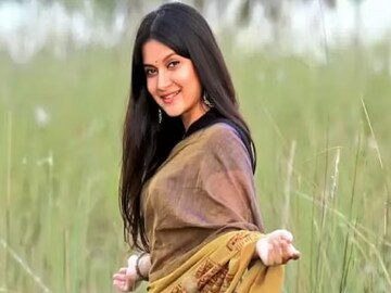 দাদাসাহেব ফালকে ফিল্ম ফেস্টিভ্যালে সেরা অভিনেত্রীর মুকুট উঠল রফিয়াত রশিদ মিথিলার মাথায়
