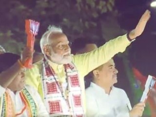 কলকাতায় প্রধানমন্ত্রী নরেন্দ্র মোদির রোড শো৷ 