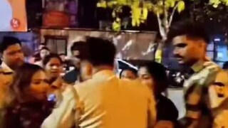 পুলিশকে মারের অভিযোগ (Image: Screengrab/News18)