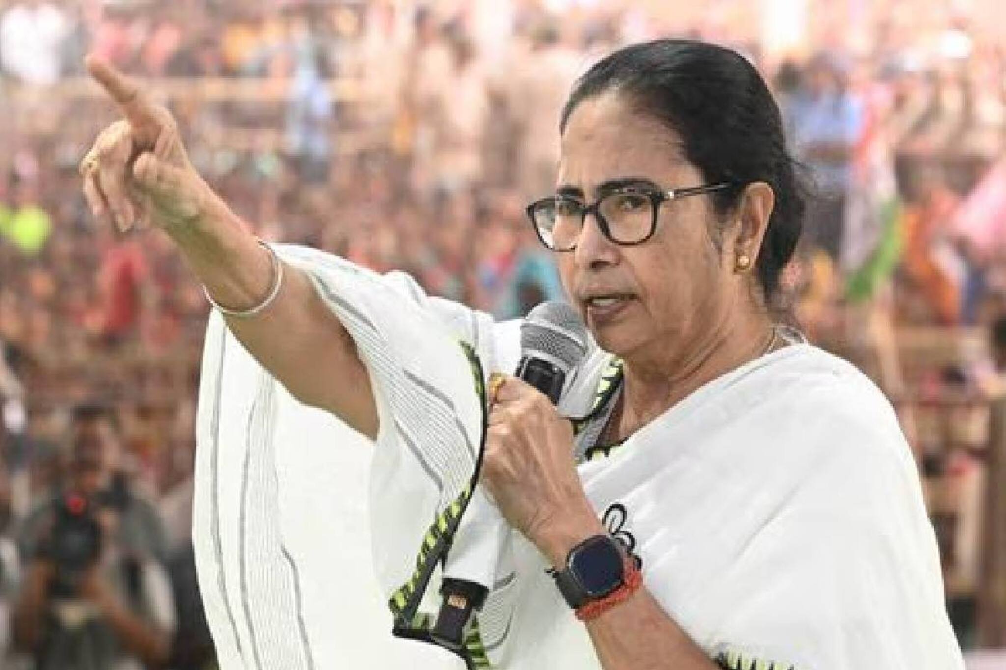 ‘‌দেখবেন বীরভূমের ভোট হয়ে যাবে, কেষ্টও ছাড়া পেয়ে যাবে,’‌ ফের অনুব্রতর পাশে মমতা