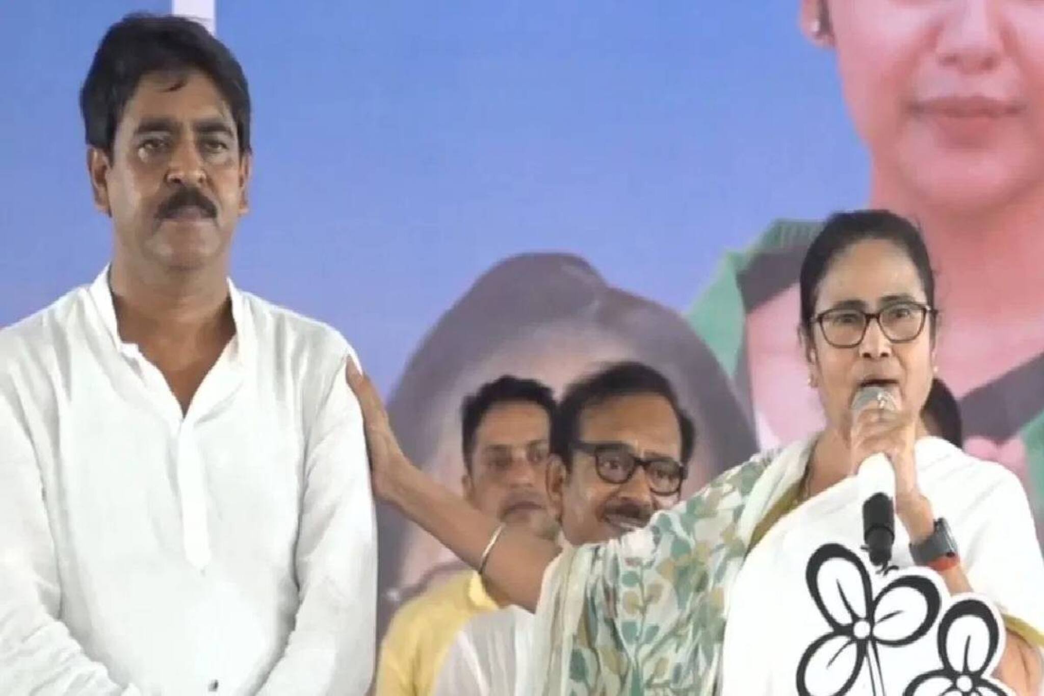 ‘ও বাঘের বাচ্চার মতো লড়াই করে,’ CBI তলবের দিনই শওকতকে পিঠ চাপড়ে প্রশংসা মমতার