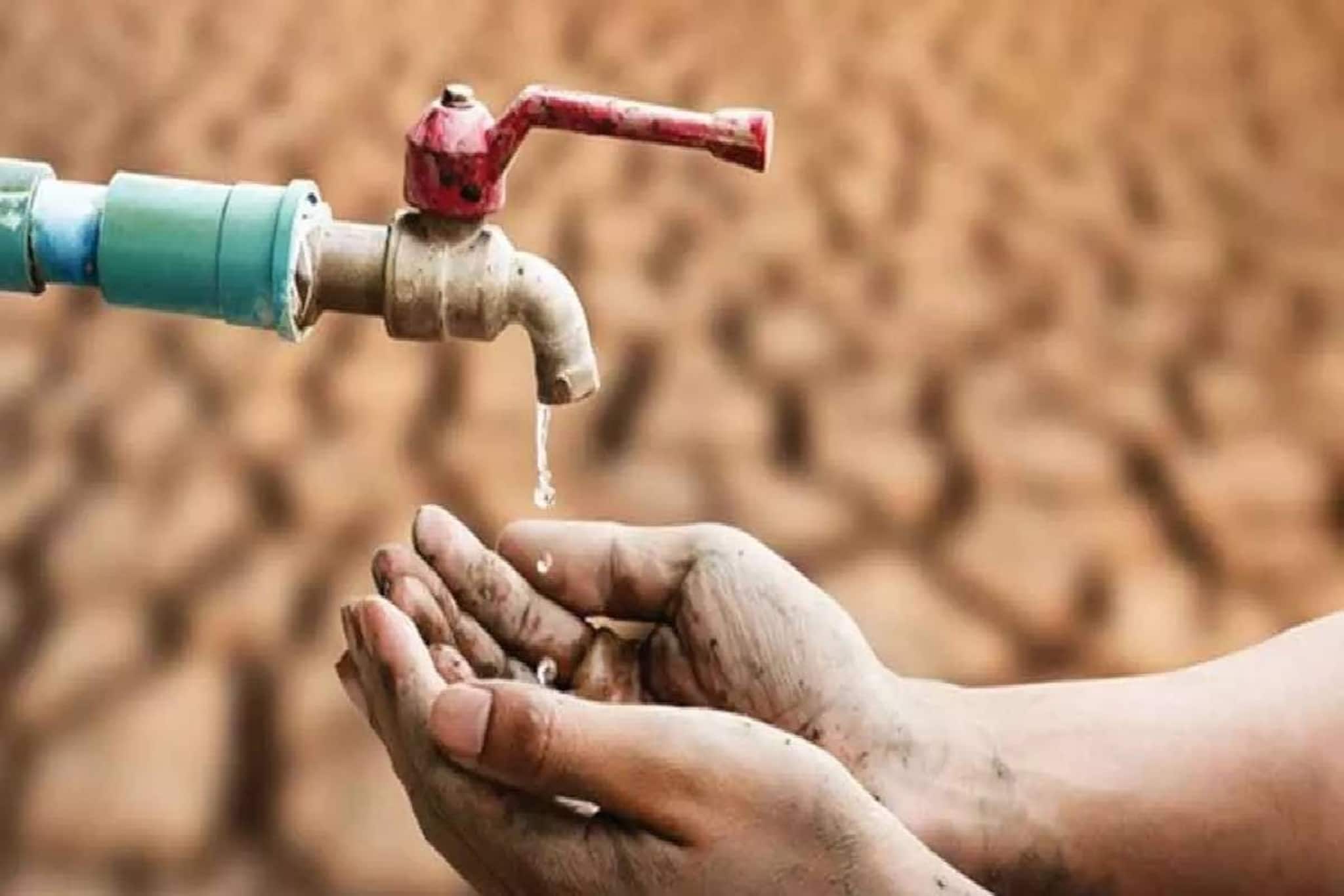 গরমেও মাত্র ১ দিন স্নানই ভরসা এই গ্রামের মানুষের!